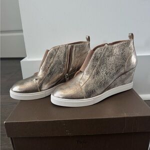NEW Linea Paolo Gold Snakeskin Sneaker Wedge 8.5